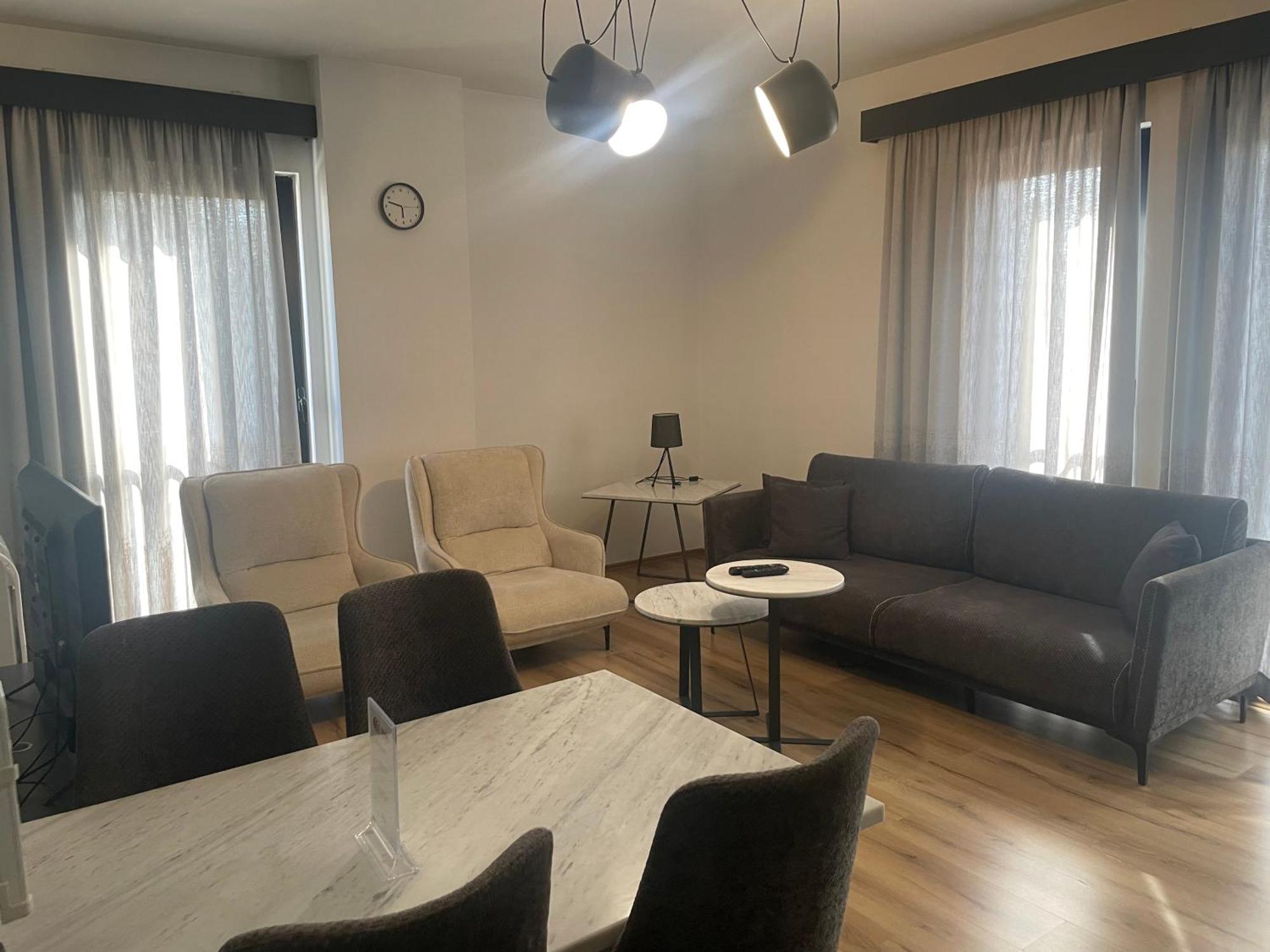 Lux Apartment Tirana