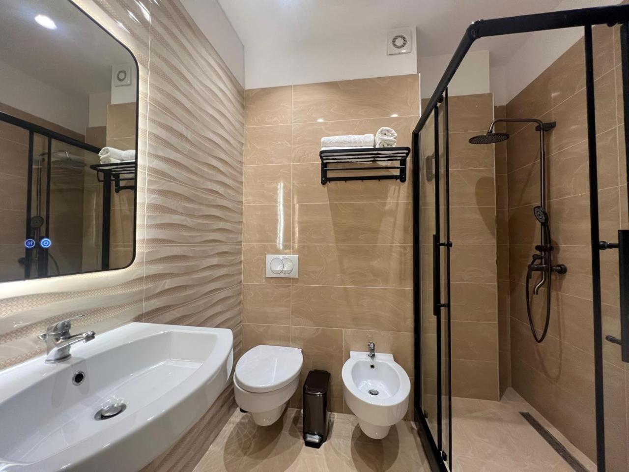 Lux Apartment Tirana